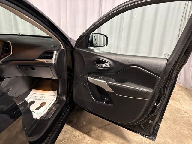 2017 Jeep Cherokee Overland
