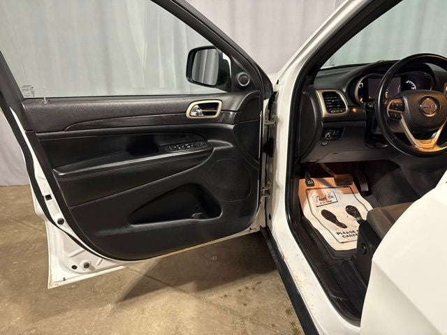 Used 2014 Jeep Grand Cherokee Laredo with VIN 1C4RJFAG2EC129902 for sale in Gaylord, MI