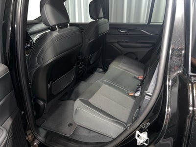 2025 Jeep Grand Cherokee GRAND CHEROKEE LAREDO X 4X4