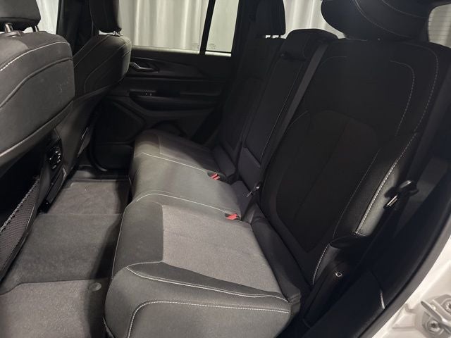 2025 Jeep Grand Cherokee Laredo 4x4