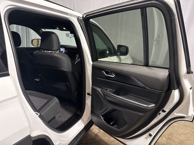 2025 Jeep Grand Cherokee Laredo 4x4