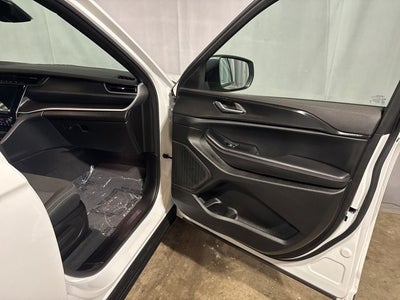 2025 Jeep Grand Cherokee Laredo 4x4
