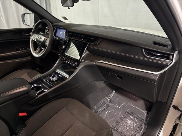 2025 Jeep Grand Cherokee Laredo 4x4
