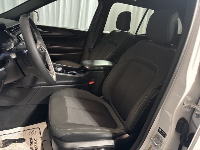 2025 Jeep Grand Cherokee Laredo 4x4