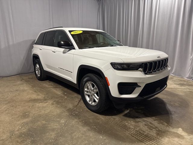 2025 Jeep Grand Cherokee Laredo 4x4