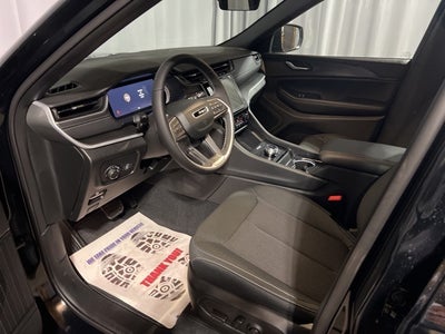 2025 Jeep Grand Cherokee GRAND CHEROKEE LAREDO X 4X4