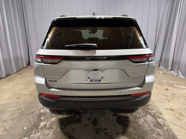 2026 Jeep Grand Cherokee GRAND CHEROKEE LAREDO ALTITUDE 4X4