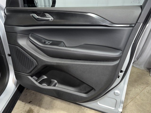 2025 Jeep Grand Cherokee GRAND CHEROKEE L ALTITUDE 4X4