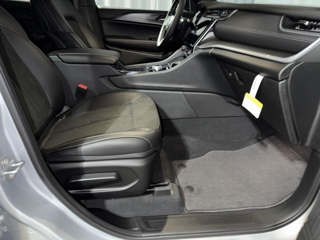 2025 Jeep Grand Cherokee GRAND CHEROKEE L ALTITUDE 4X4