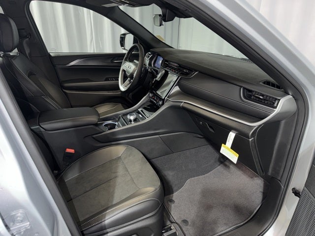 2025 Jeep Grand Cherokee GRAND CHEROKEE L ALTITUDE 4X4