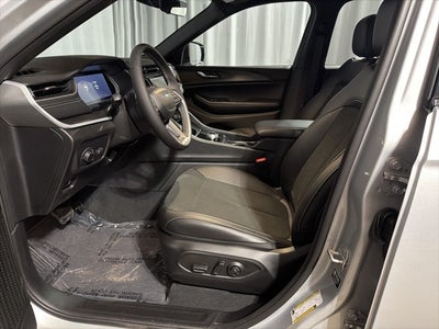 2025 Jeep Grand Cherokee GRAND CHEROKEE L ALTITUDE 4X4