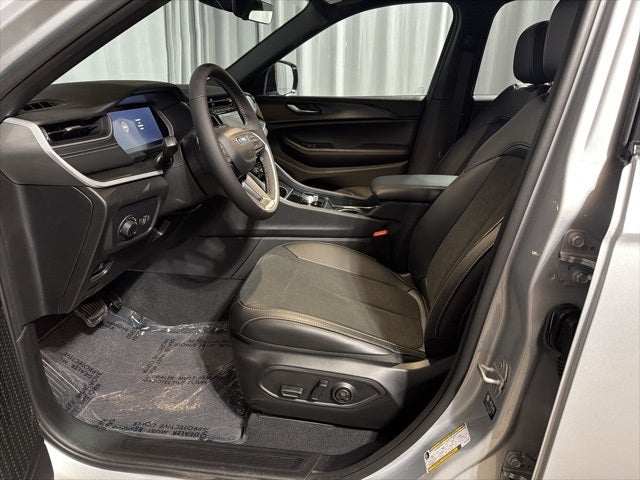 2025 Jeep Grand Cherokee GRAND CHEROKEE L ALTITUDE 4X4