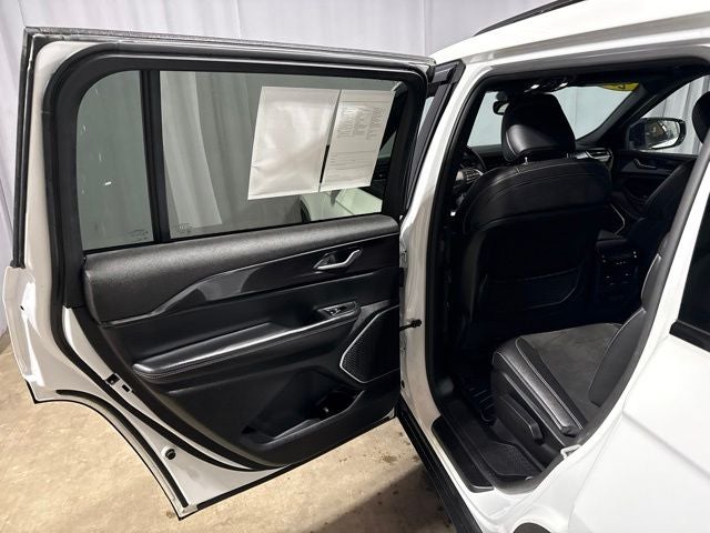 2022 Jeep Grand Cherokee L Altitude 4x4