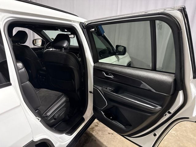 2022 Jeep Grand Cherokee L Altitude 4x4