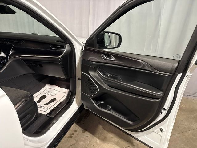 2022 Jeep Grand Cherokee L Altitude 4x4