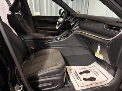 2025 Jeep Grand Cherokee GRAND CHEROKEE L ALTITUDE 4X4