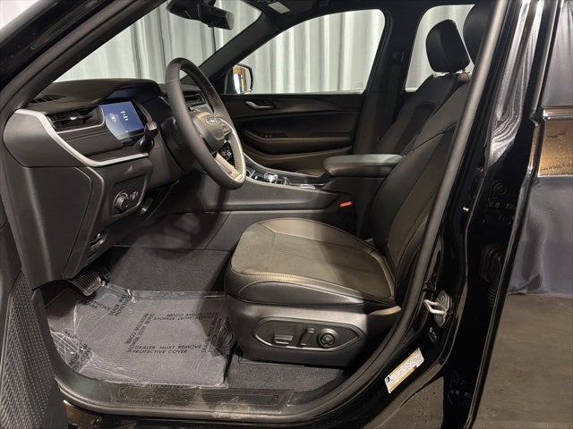 2025 Jeep Grand Cherokee GRAND CHEROKEE L ALTITUDE 4X4