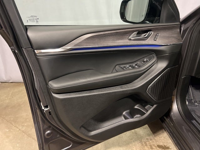 2025 Jeep Grand Cherokee GRAND CHEROKEE L OVERLAND 4X4