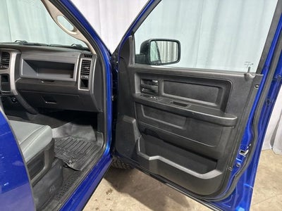 2017 RAM 1500 Express Crew Cab 4x4 5'7' Box