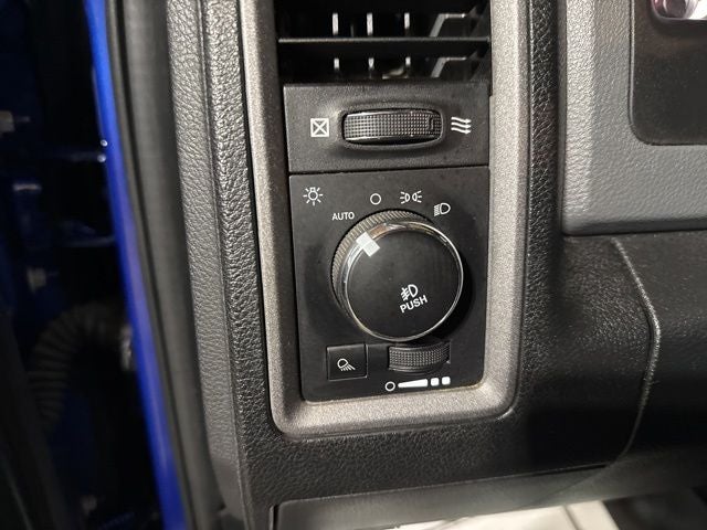 2017 RAM 1500 Express Crew Cab 4x4 5'7' Box
