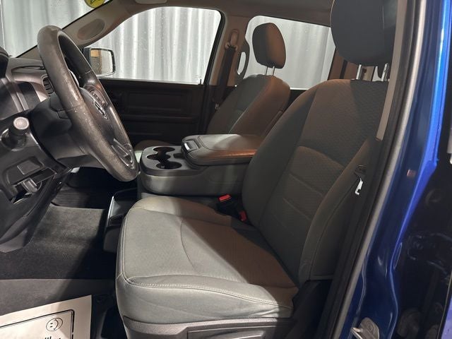 2017 RAM 1500 Express Crew Cab 4x4 5'7' Box