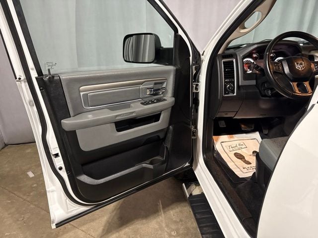 2018 RAM 1500 Big Horn Crew Cab 4x4 5'7' Box
