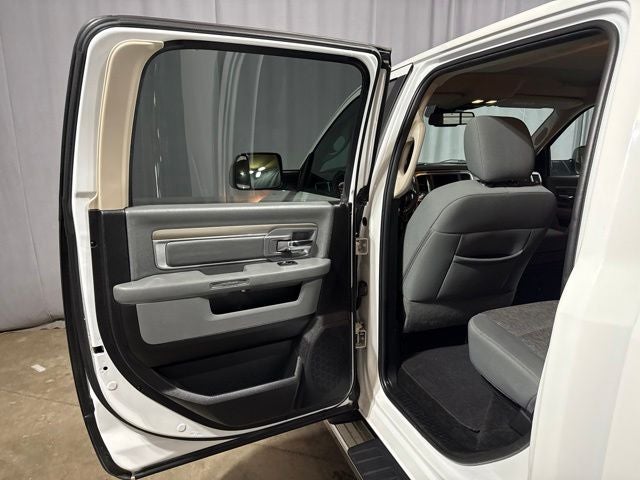 2018 RAM 1500 Big Horn Crew Cab 4x4 5'7' Box