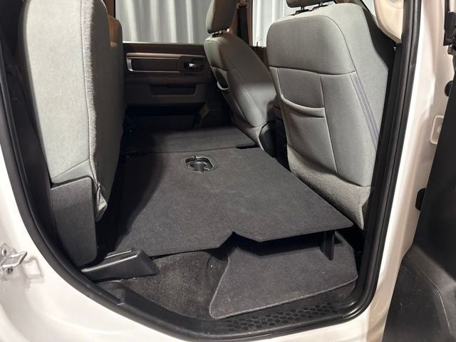 2018 RAM 1500 Big Horn Crew Cab 4x4 5'7' Box