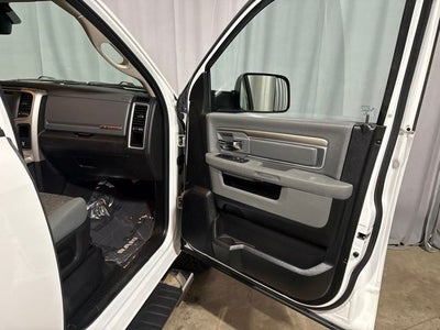 2018 RAM 1500 Big Horn Crew Cab 4x4 5'7' Box