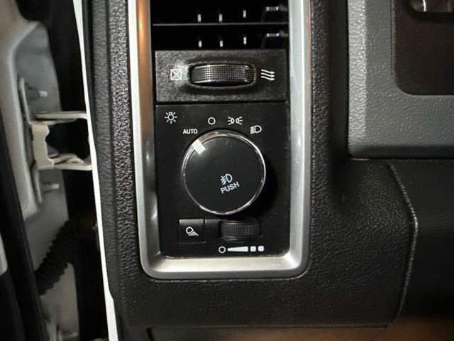 2018 RAM 1500 Big Horn Crew Cab 4x4 5'7' Box