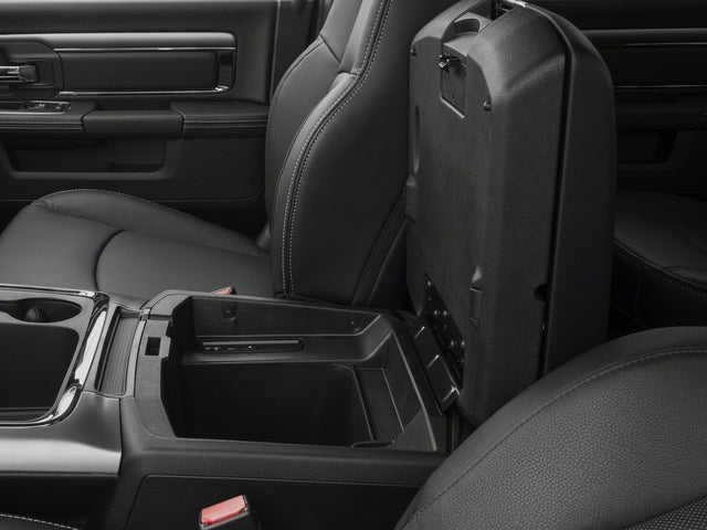 2017 RAM 1500 Night Crew Cab 4x4 5'7' Box