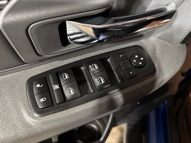 2017 RAM 1500 SLT
