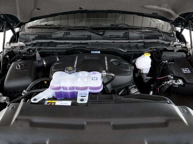 2017 RAM 1500 Laramie Crew Cab 4x4 6'4' Box