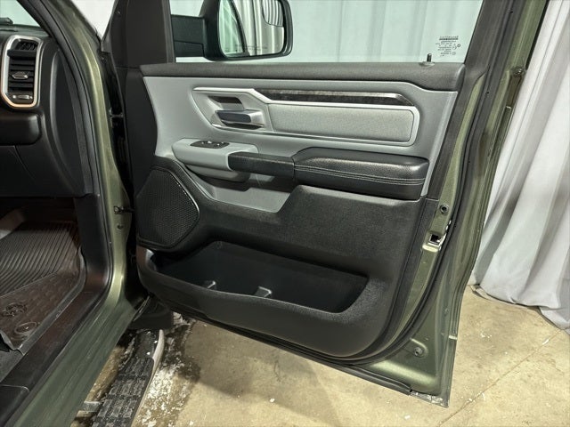 2021 RAM 1500 Big Horn Quad Cab 4x4 6'4' Box