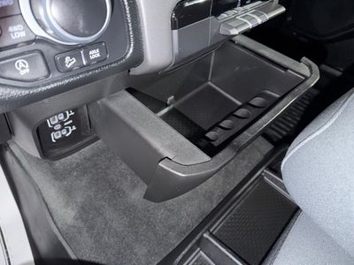 2021 RAM 1500 Big Horn Quad Cab 4x4 6'4' Box