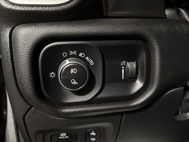 2023 RAM 1500 Big Horn Crew Cab 4x4 5'7' Box