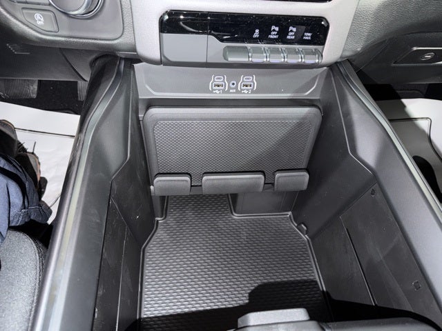 2025 RAM 1500 Tradesman Crew Cab 4x4 5'7' Box