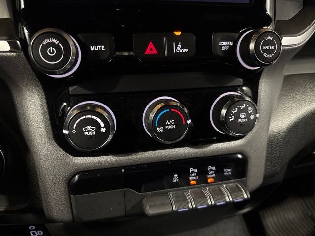 2025 RAM 1500 Big Horn Crew Cab 4x4 6'4' Box