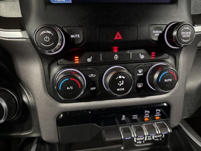2023 RAM 1500 Big Horn Quad Cab 4x4 6'4' Box