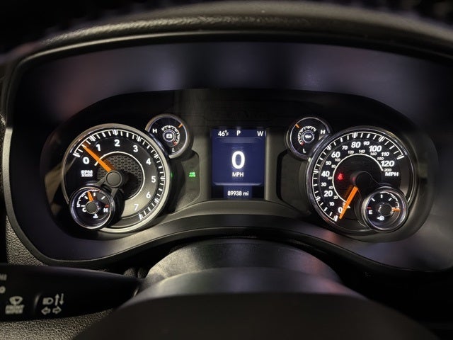 2020 RAM 1500 Big Horn Crew Cab 4x4 5'7' Box