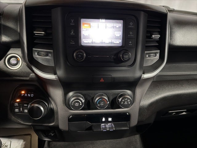 2020 RAM 1500 Big Horn Crew Cab 4x4 5'7' Box