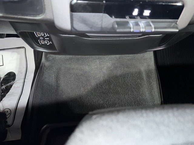 2020 RAM 1500 Big Horn Crew Cab 4x4 5'7' Box