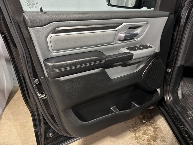 2020 RAM 1500 Big Horn Crew Cab 4x4 5'7' Box