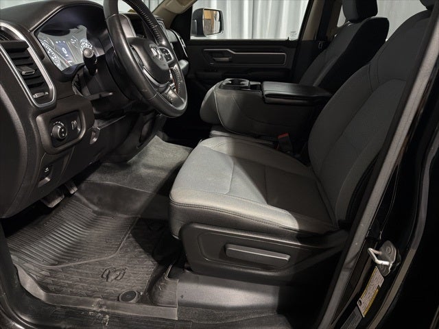 2020 RAM 1500 Big Horn Crew Cab 4x4 5'7' Box