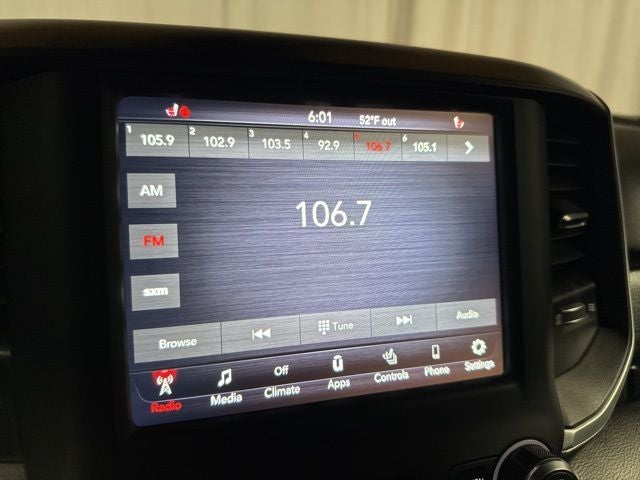 2020 RAM 1500 Big Horn Crew Cab 4x4 5'7' Box