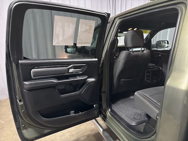 2020 RAM 1500 Big Horn Crew Cab 4x4 5'7' Box