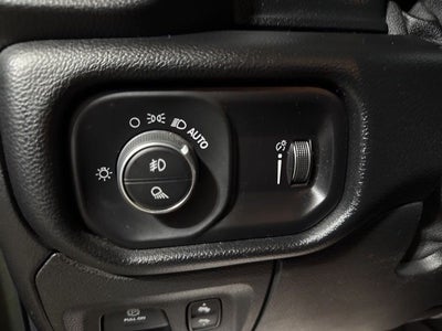 2020 RAM 1500 Big Horn Crew Cab 4x4 5'7' Box