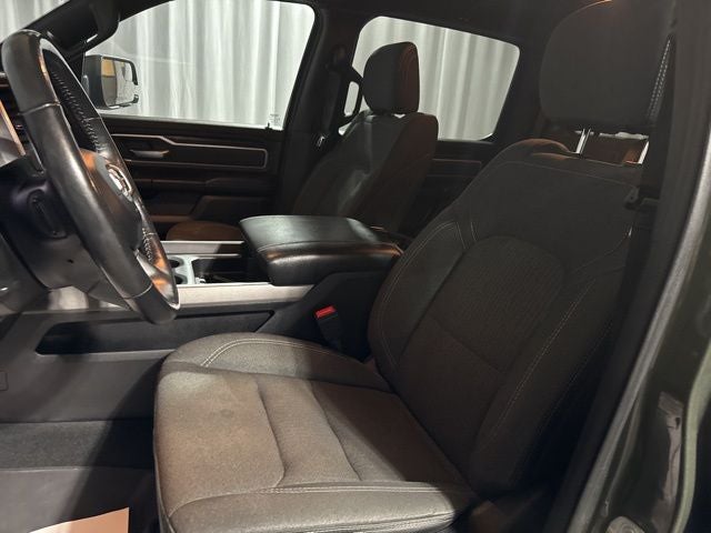 2020 RAM 1500 Big Horn Crew Cab 4x4 5'7' Box