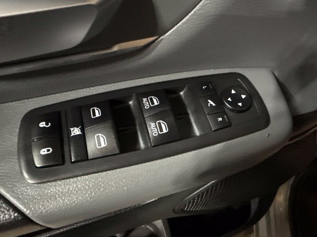 2020 RAM 1500 Big Horn Crew Cab 4x4 5'7' Box