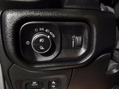 2020 RAM 1500 Big Horn Crew Cab 4x4 5'7' Box